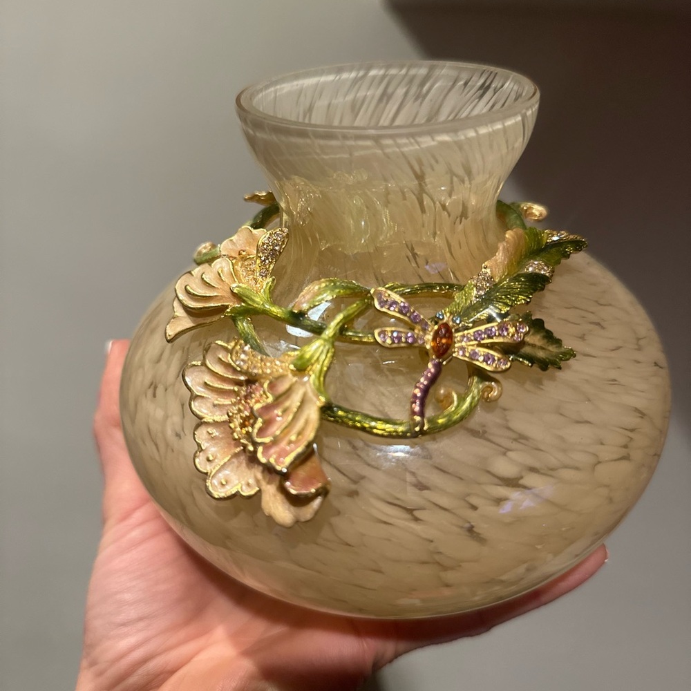 Jay Strongwater vase